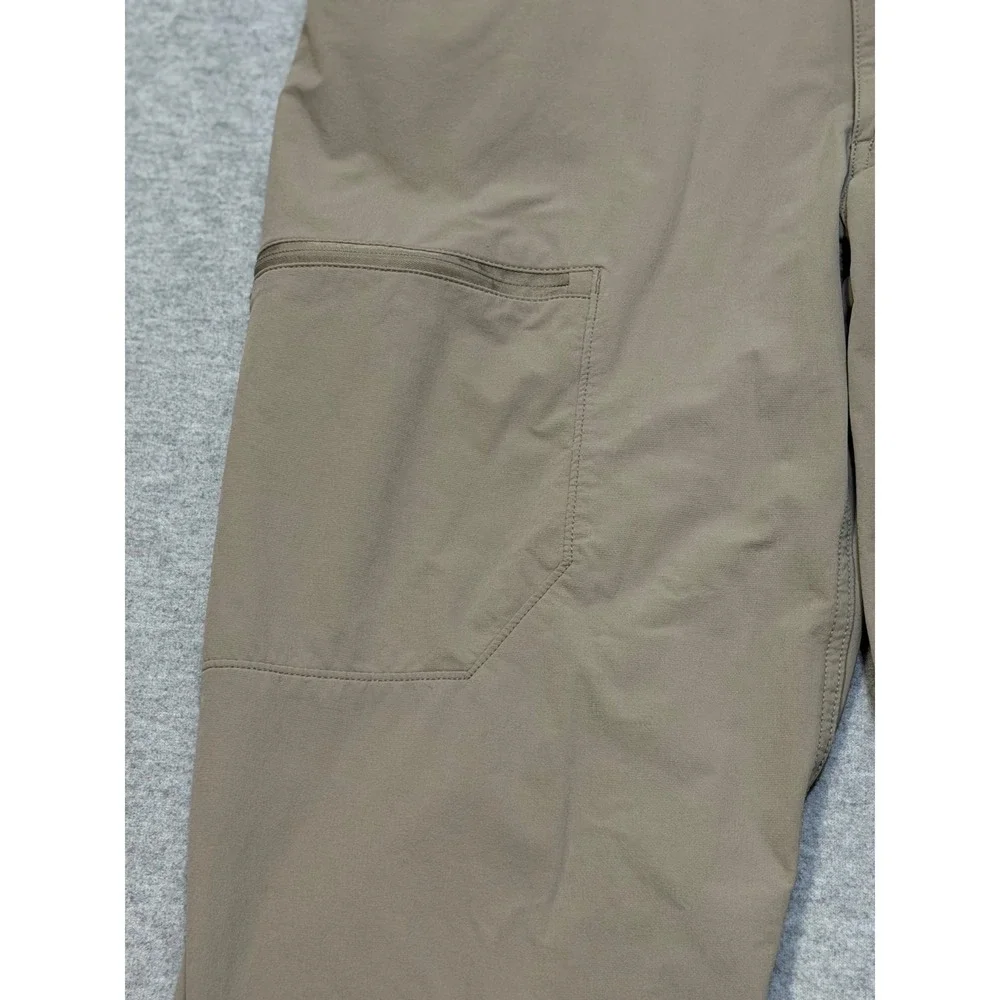 Duluth Trading Co Flexpedition Mens 38x32 Khaki Tan Stretch Cargo Hiking Pants